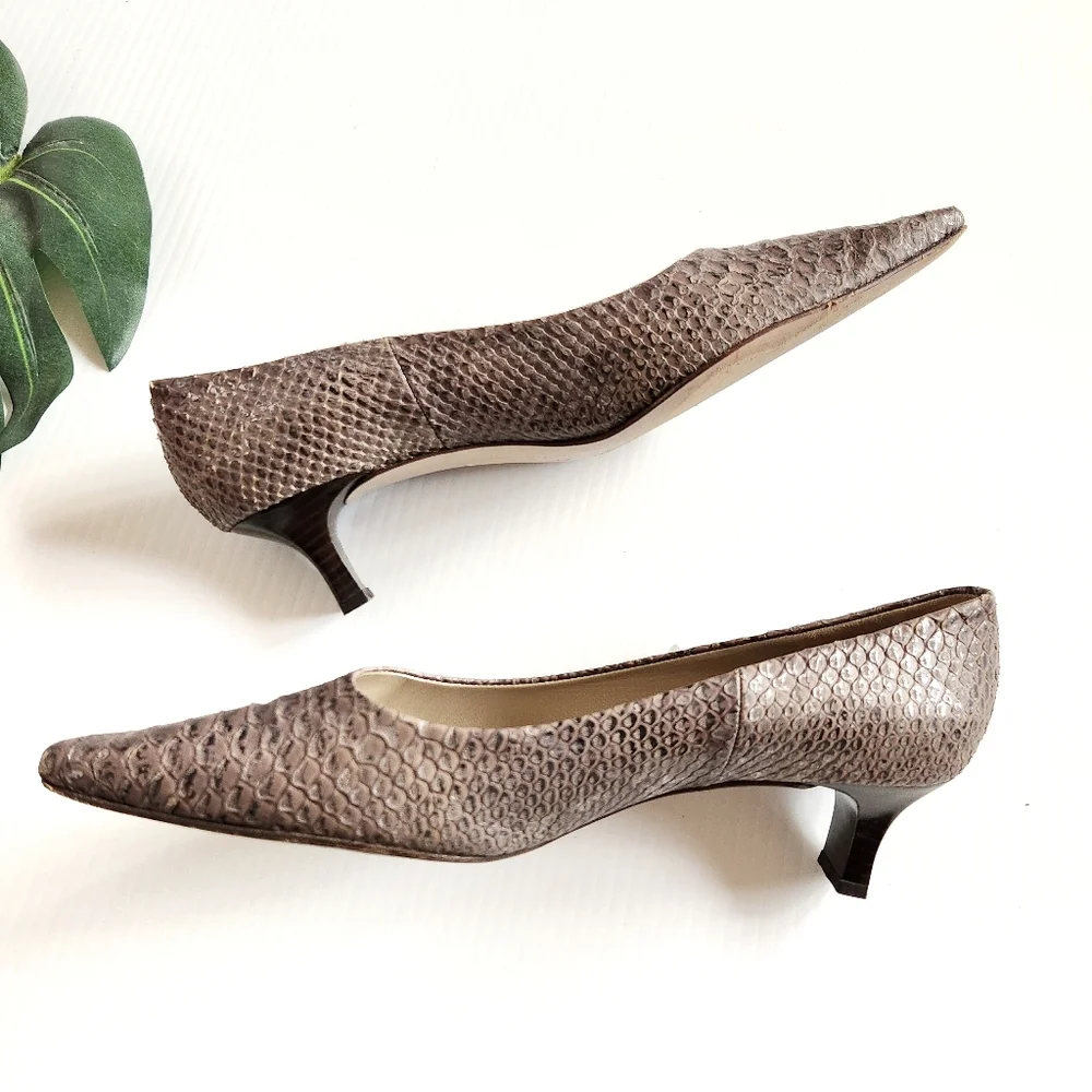 Peter Kaiser Taupe Textured Heels - Picture 4 of 16